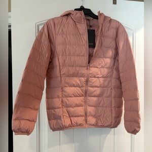 Amazon Women's Hooded Ultra LightWeight Zip Puffer Jacket